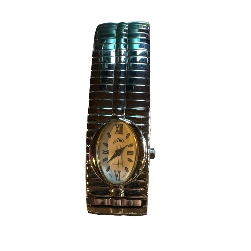 Alto Brand Stretch Stainless Steel Band and Bevel (needs battery) Classy!